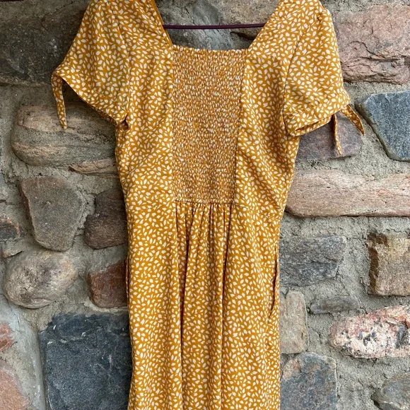 Abercrombie & Fitch Yellow V-Neck Puff Sleeve Sundress - Picture 6 of 8